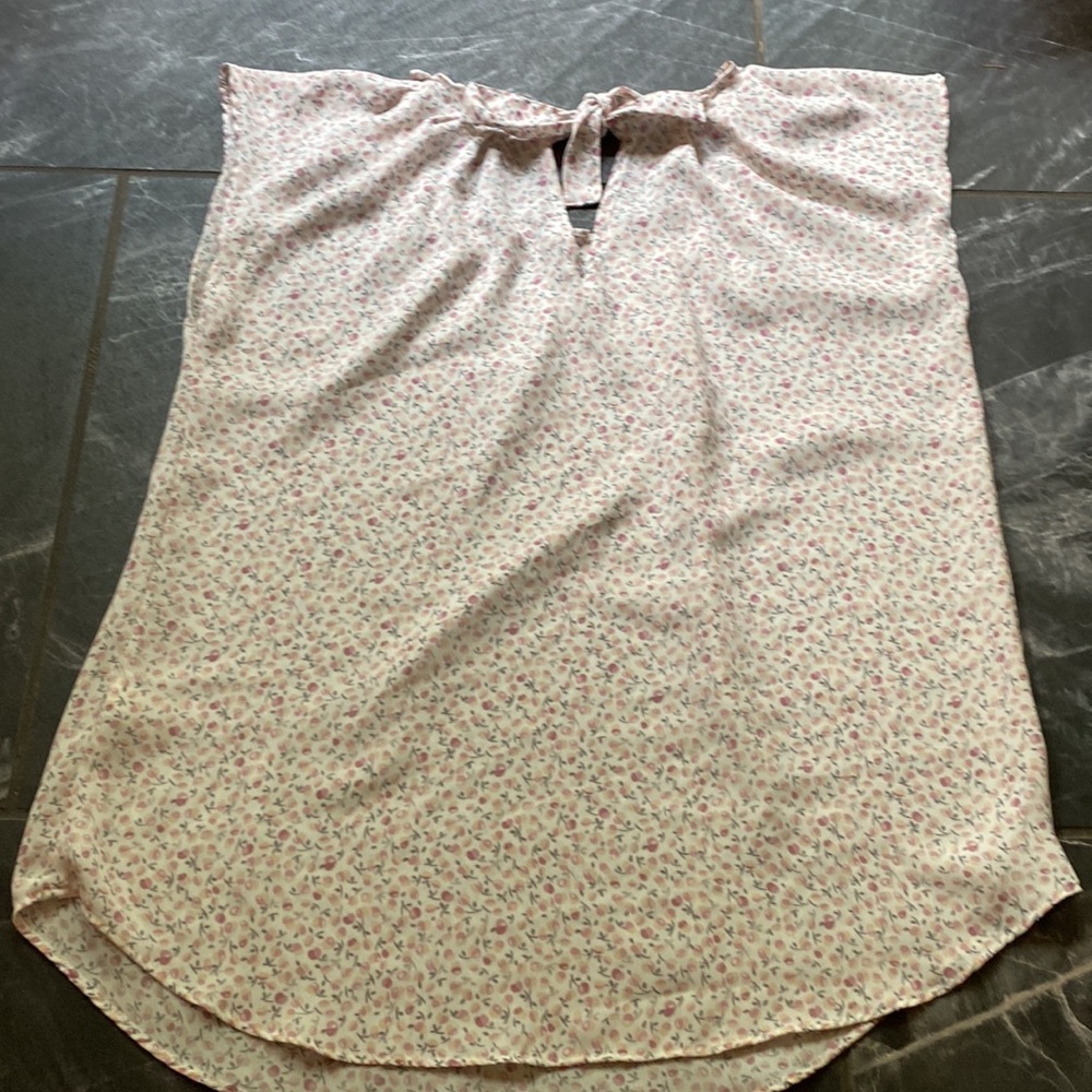 Pretty blouse - Picture 2 of 5